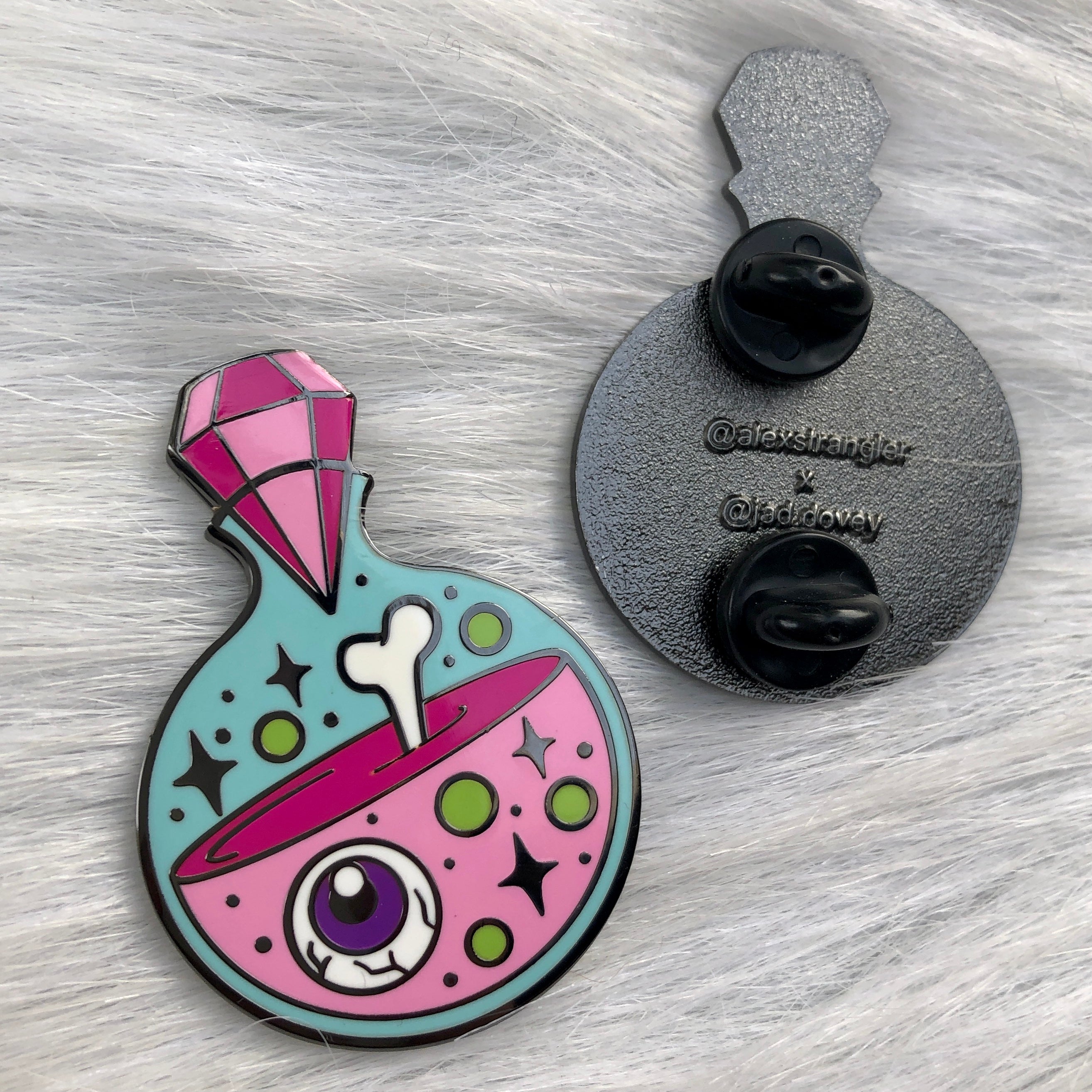 Potion Poison Bottle - Enamel Pin